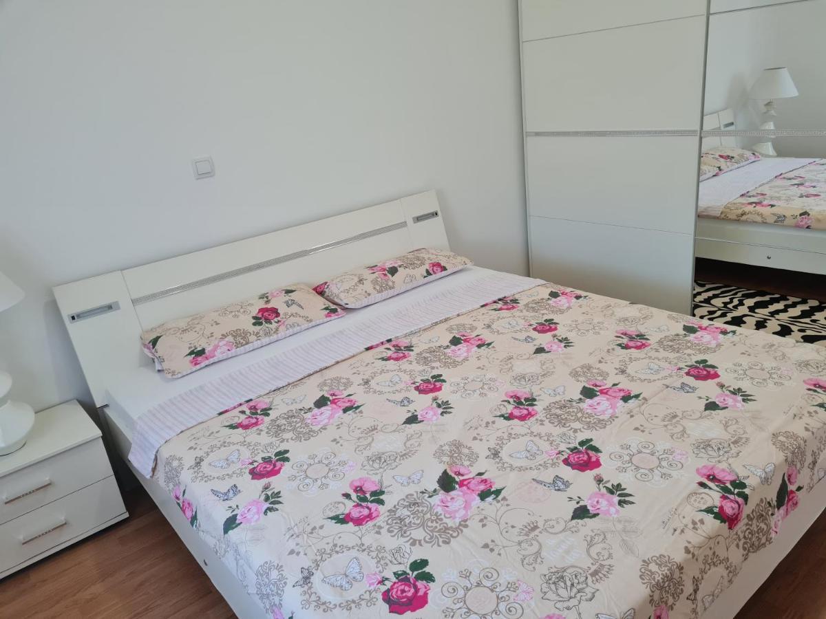 Apartment Nora Near The Beach Пула Екстериор снимка